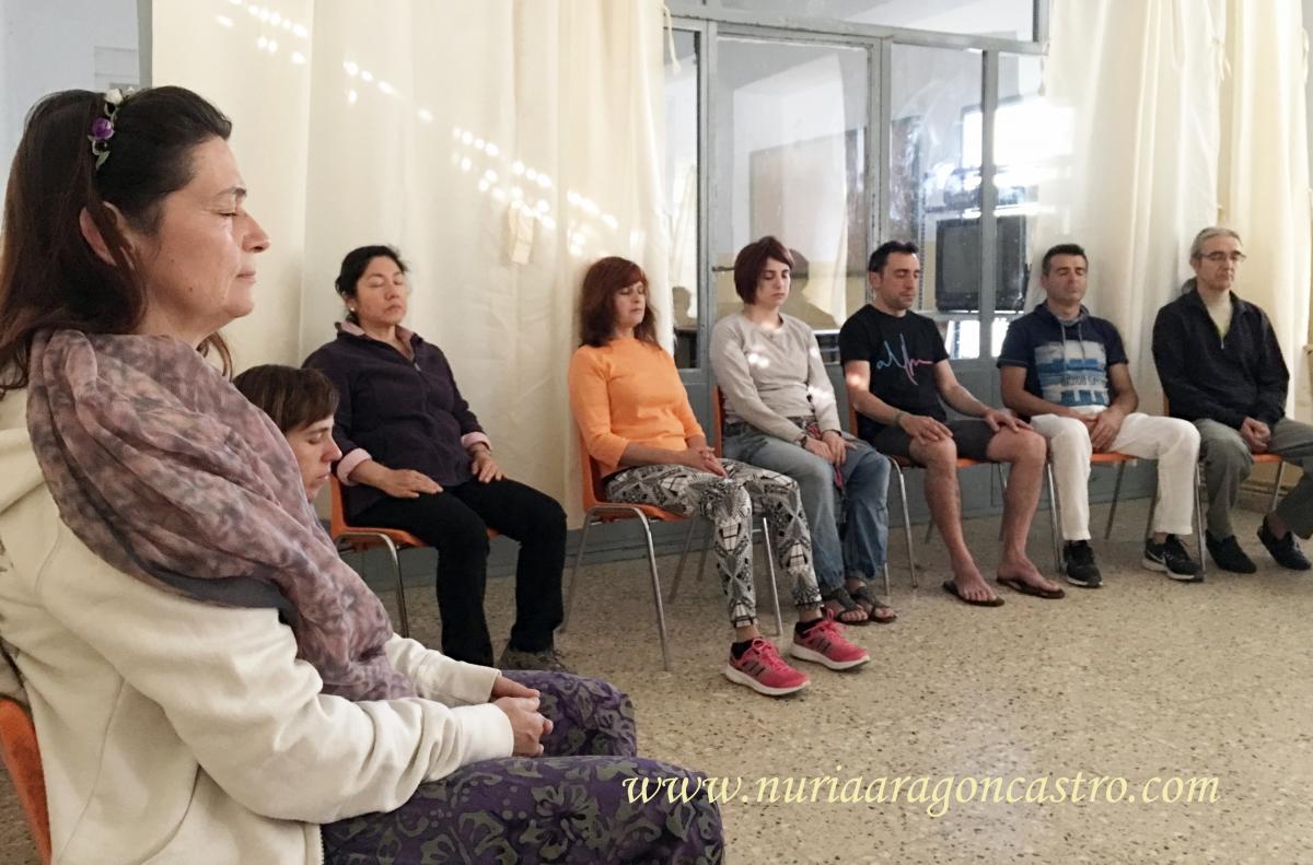 Meditando durante el 16º Encuentro de Amor y Vida
